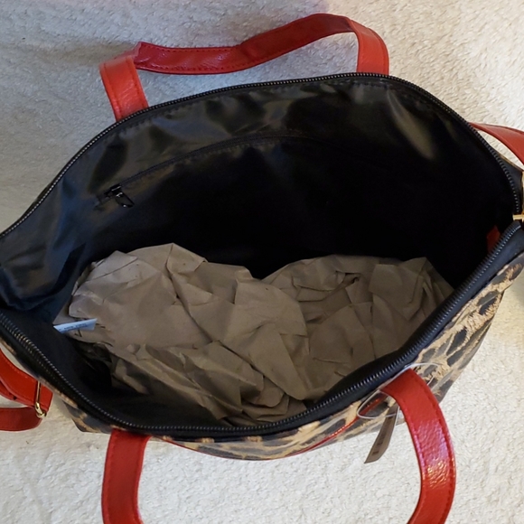 NWT Womens leopard Crossbody Purse / Handbag 👜 - Picture 7 of 15